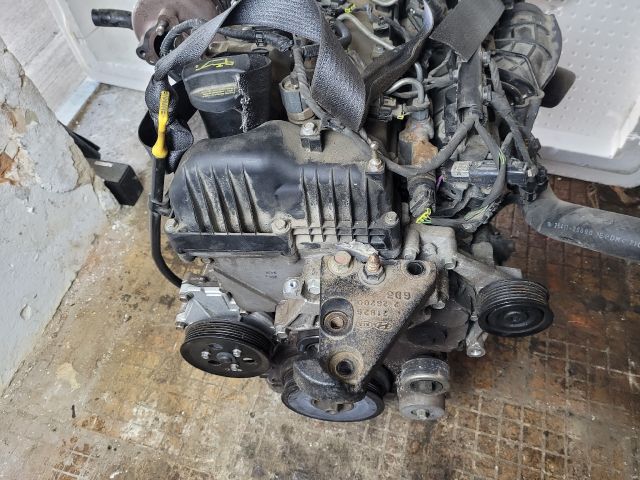 bontott HYUNDAI ix35 Komplett Motor (Segédberendezésekkel)