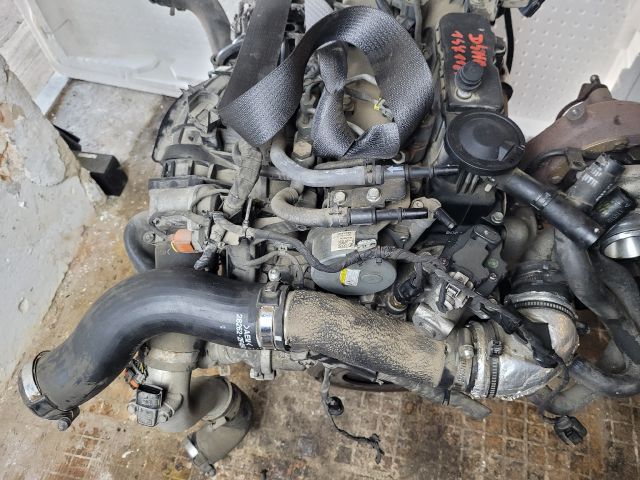 bontott HYUNDAI ix35 Komplett Motor (Segédberendezésekkel)