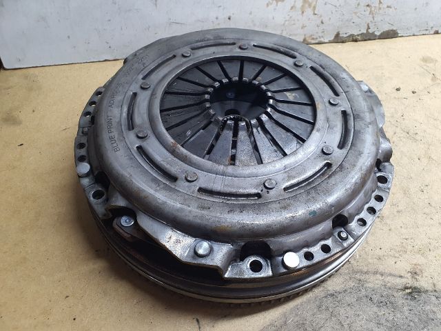 bontott HYUNDAI ix35 Kuplung Szett Lendkerékkel