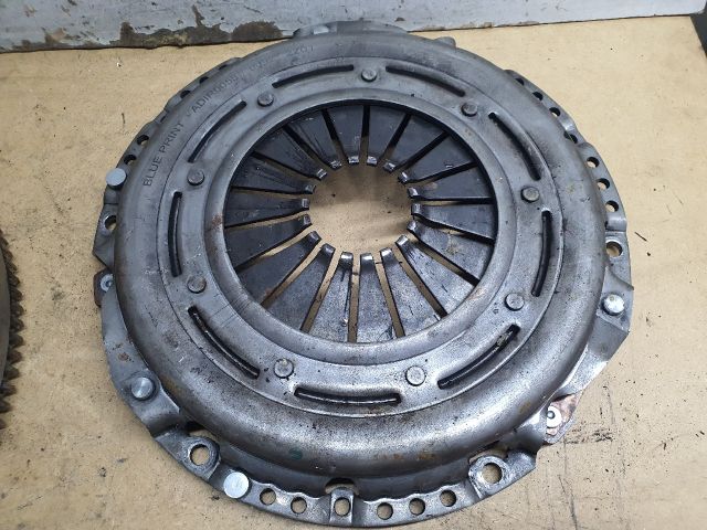 bontott HYUNDAI ix35 Kuplung Szett Lendkerékkel