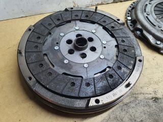 bontott HYUNDAI ix35 Kuplung Szett Lendkerékkel