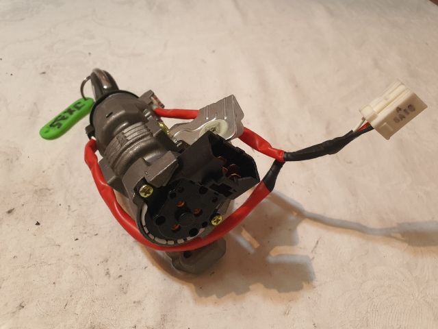 bontott HYUNDAI ix35 Gyújtáskapcsoló Házzal