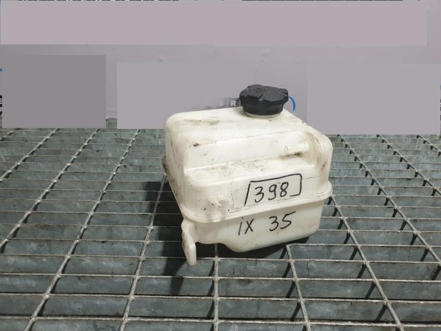 bontott HYUNDAI ix35 Kiegyenlítő Tartály