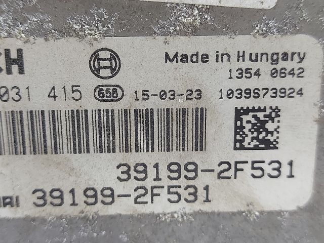 bontott HYUNDAI ix35 Motorvezérlő