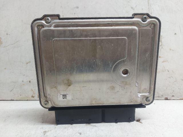 bontott HYUNDAI ix35 Motorvezérlő