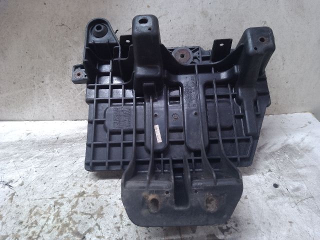 bontott HYUNDAI ix35 Akkumulátor Tartó