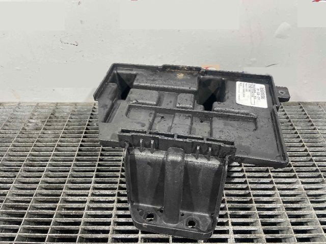 bontott HYUNDAI ix35 Akkumulátor Tartó