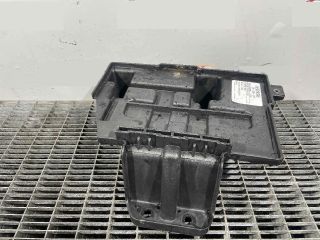 bontott HYUNDAI ix35 Akkumulátor Tartó