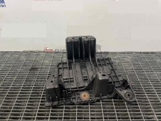 bontott HYUNDAI ix35 Akkumulátor Tartó