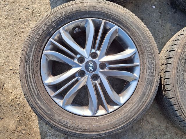 bontott HYUNDAI ix35 Alufelni Gumival (1 db)