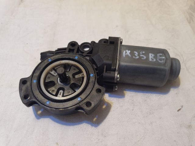 bontott HYUNDAI ix35 Bal első Ablakemelő Motor