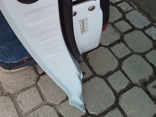 bontott HYUNDAI ix35 Bal első Ajtó (Részeivel)