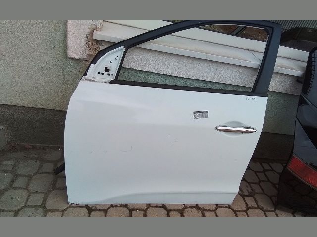 bontott HYUNDAI ix35 Bal első Ajtó (Részeivel)