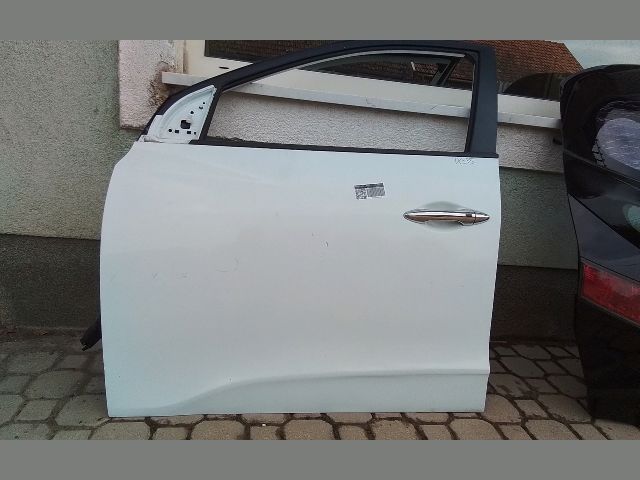 bontott HYUNDAI ix35 Bal első Ajtó (Részeivel)
