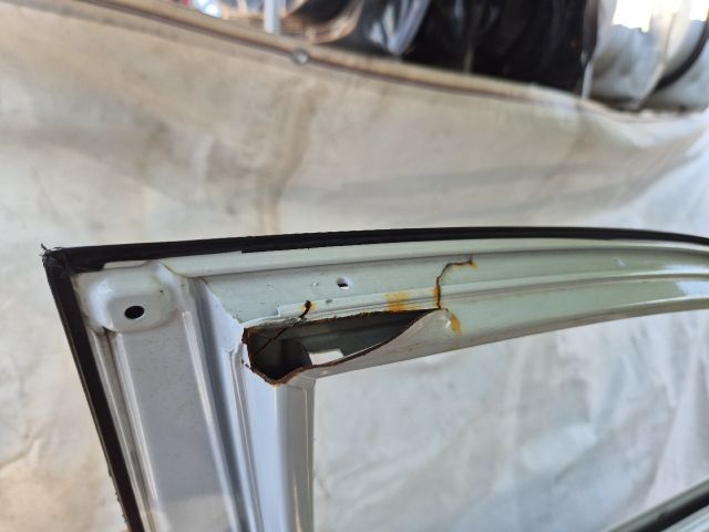 bontott HYUNDAI ix35 Bal első Ajtó (Üres lemez)