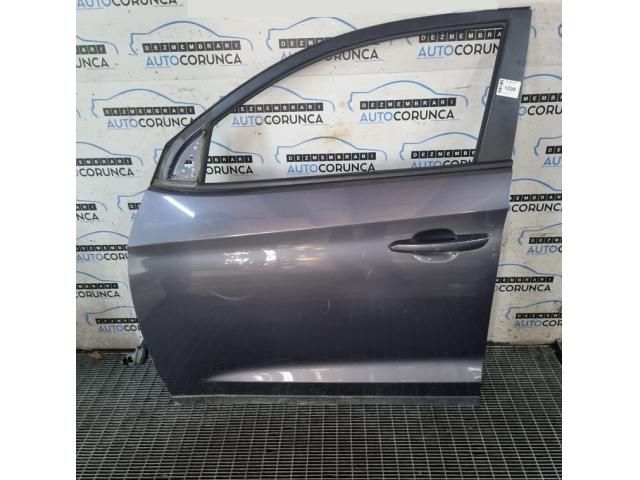 bontott HYUNDAI ix35 Bal első Ajtó (Üres lemez)