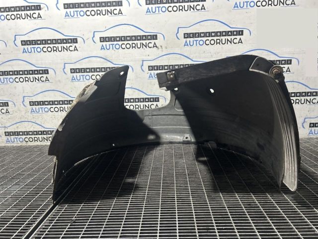 bontott HYUNDAI ix35 Bal első Dobbetét (Kerékjárati, Műanyag)