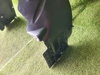 bontott HYUNDAI ix35 Bal első Dobbetét (Kerékjárati, Műanyag)