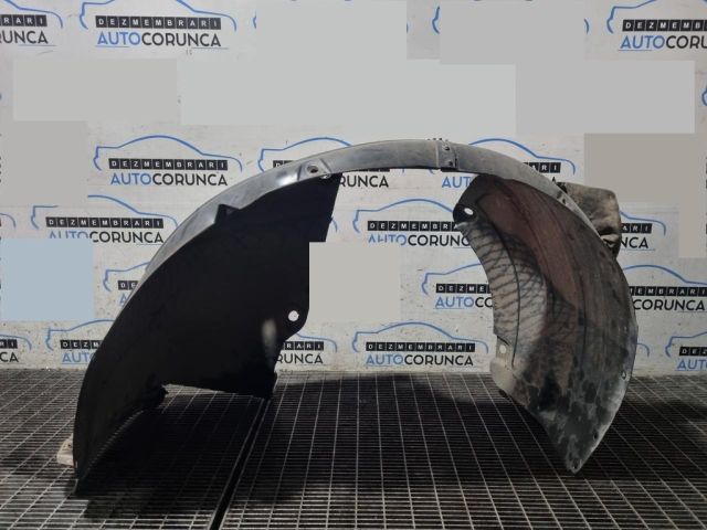 bontott HYUNDAI ix35 Bal első Dobbetét (Kerékjárati, Műanyag)