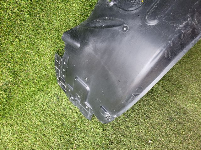 bontott HYUNDAI ix35 Bal első Dobbetét (Kerékjárati, Műanyag)