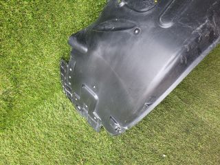 bontott HYUNDAI ix35 Bal első Dobbetét (Kerékjárati, Műanyag)