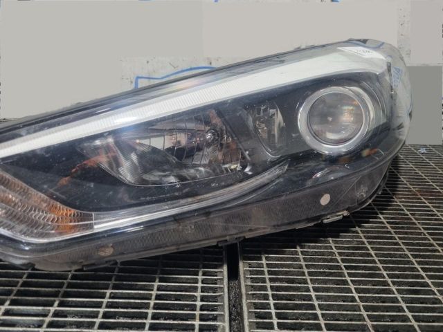 bontott HYUNDAI ix35 Bal Fényszóró