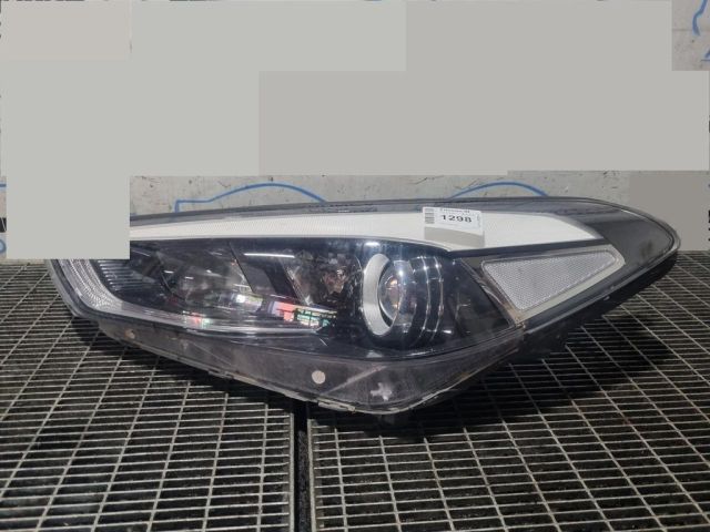 bontott HYUNDAI ix35 Bal Fényszóró