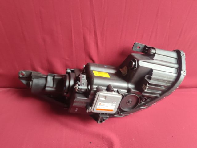 bontott HYUNDAI ix35 Bal Fényszóró