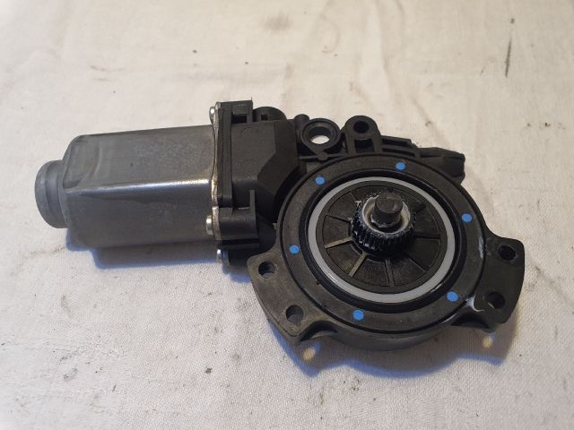 bontott HYUNDAI ix35 Bal hátsó Ablakemelő Motor