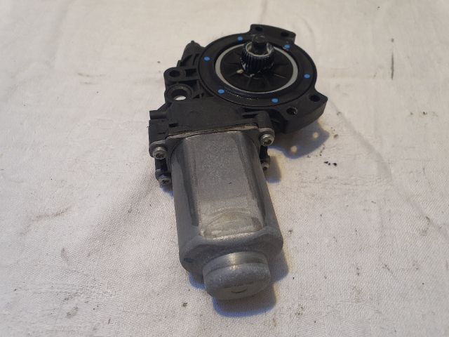 bontott HYUNDAI ix35 Bal hátsó Ablakemelő Motor
