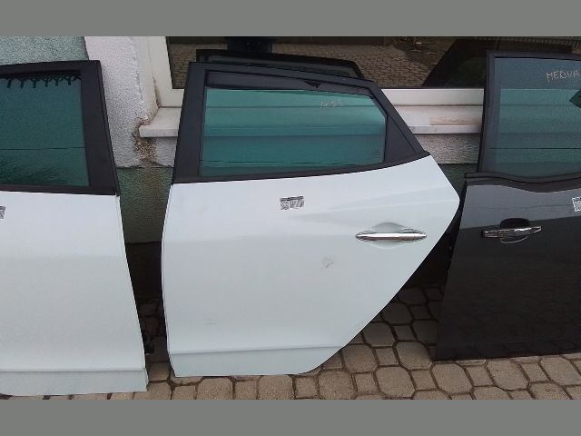 bontott HYUNDAI ix35 Bal hátsó Ajtó Kárpit
