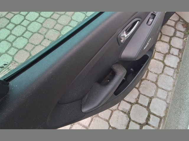 bontott HYUNDAI ix35 Bal hátsó Ajtó (Részeivel)