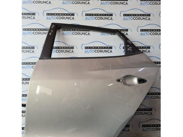 bontott HYUNDAI ix35 Bal hátsó Ajtó (Üres lemez)