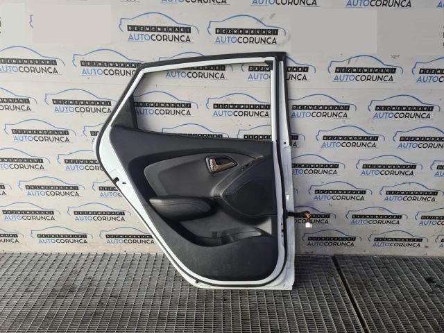 bontott HYUNDAI ix35 Bal hátsó Ajtó (Üres lemez)