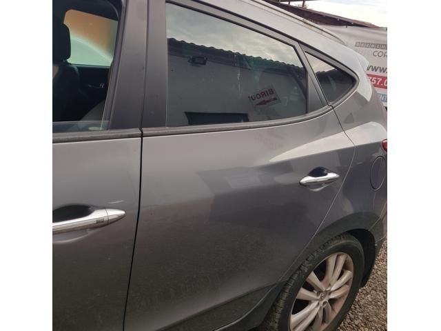 bontott HYUNDAI ix35 Bal hátsó Ajtó (Üres lemez)
