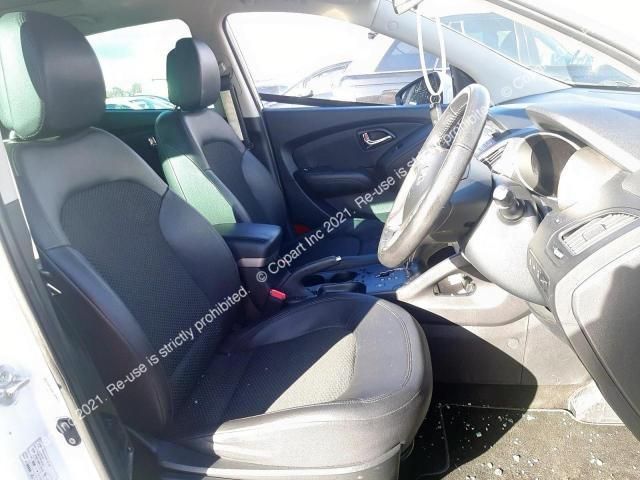 bontott HYUNDAI ix35 Bal hátsó Alsó Első Lengőkar