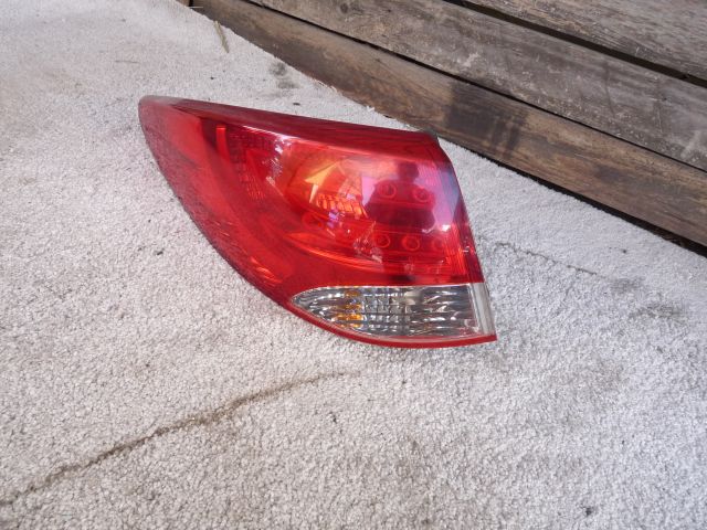 bontott HYUNDAI ix35 Bal Hátsó Lámpa
