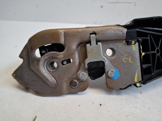 bontott HYUNDAI ix35 Bal hátsó Ülés Rögzítő