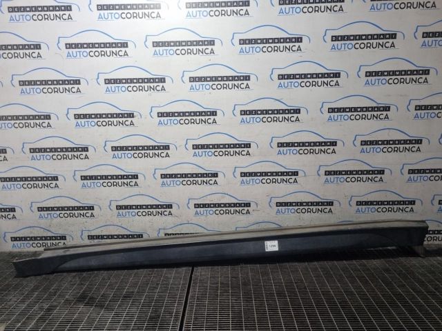 bontott HYUNDAI ix35 Bal Küszöb