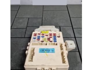 bontott HYUNDAI ix35 Biztosítéktábla Utastér