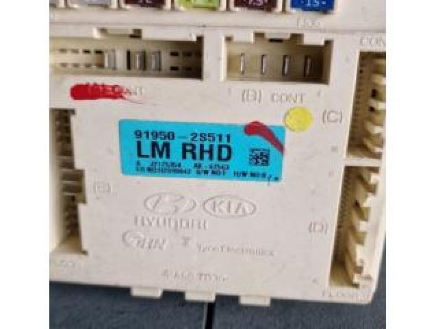 bontott HYUNDAI ix35 Biztosítéktábla Utastér