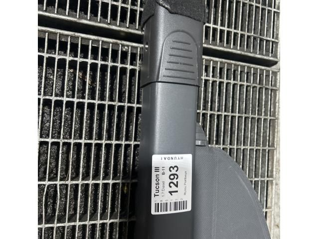 bontott HYUNDAI ix35 Csomagtér Roló