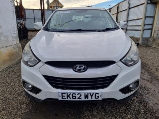 bontott HYUNDAI ix35 Csomagtér Roló