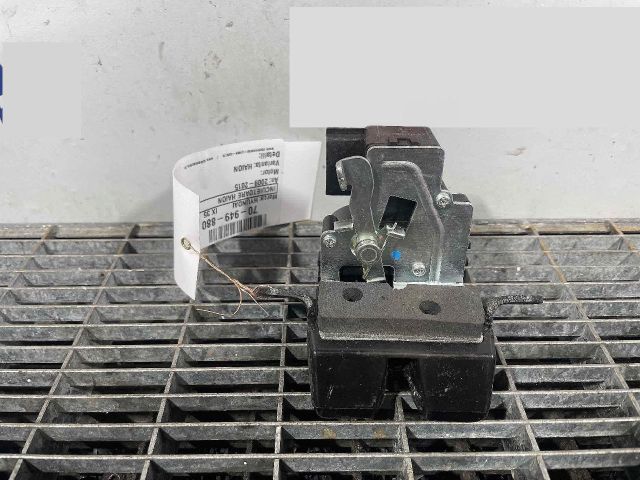 bontott HYUNDAI ix35 Csomagtérajtó Ütköző