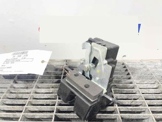 bontott HYUNDAI ix35 Csomagtérajtó Ütköző