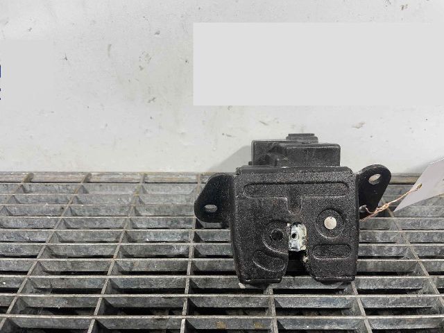 bontott HYUNDAI ix35 Csomagtérajtó Ütköző