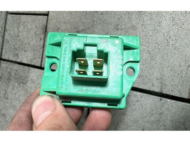 bontott HYUNDAI ix35 Előtét Ellenállás Fűtőmotor