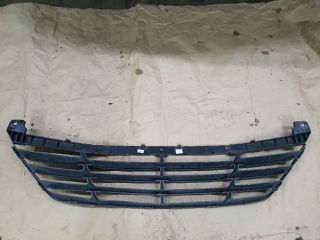 bontott HYUNDAI ix35 Első Lökhárító Alsó Középső Díszrács