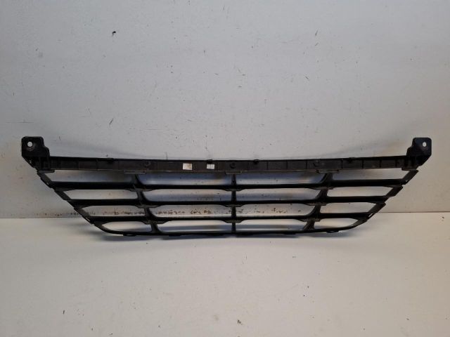 bontott HYUNDAI ix35 Első Lökhárító Alsó Középső Díszrács