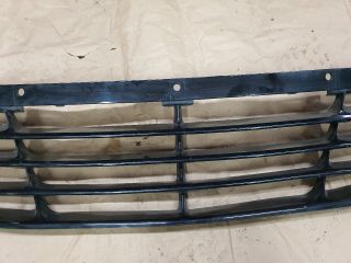 bontott HYUNDAI ix35 Első Lökhárító Alsó Középső Díszrács